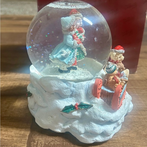 San Francisco Music Box • Snow Globe • Vintage • Santa Cherish Thoughts  • Video - Picture 9 of 16